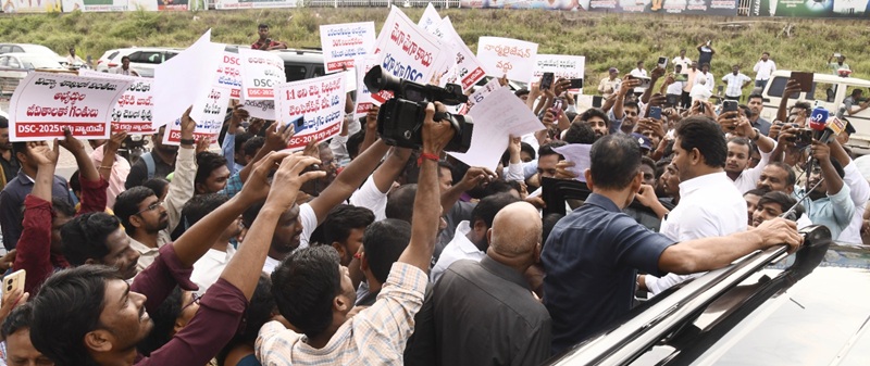 Aspirants place their concerns directly before YS Jagan